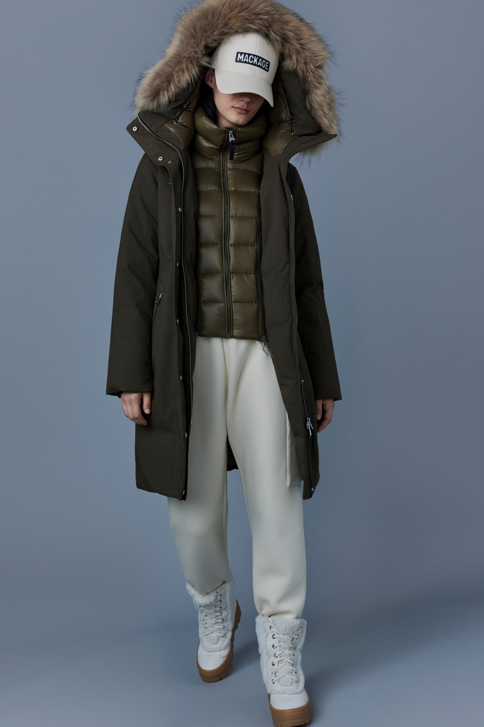 Manteau ajusté SHILOH 2-EN-1 avec plastron amovible et fourrure naturelle