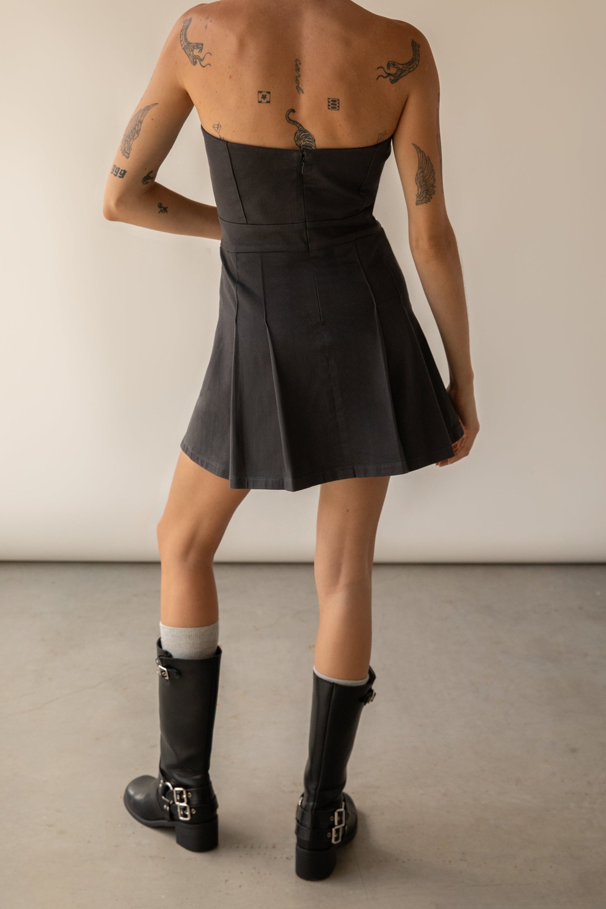 ROBE MINI PLISSÉE EN SERGÉ TUBE