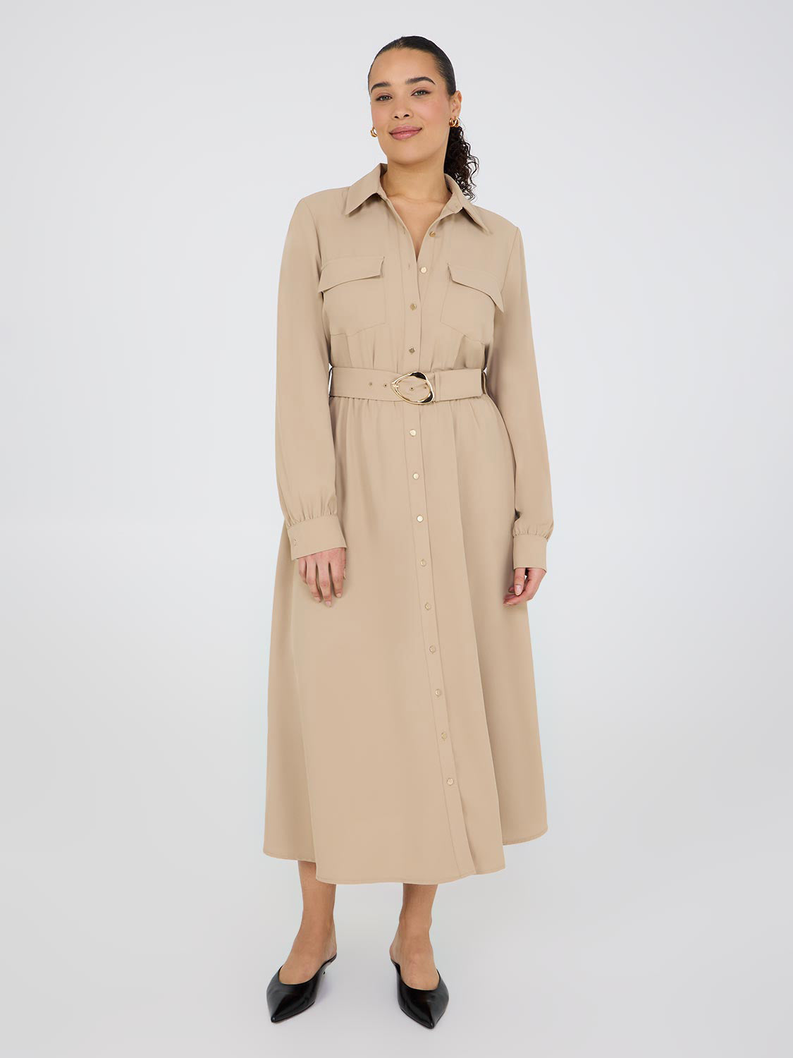 Robe chemise à manches longues avec ceinture