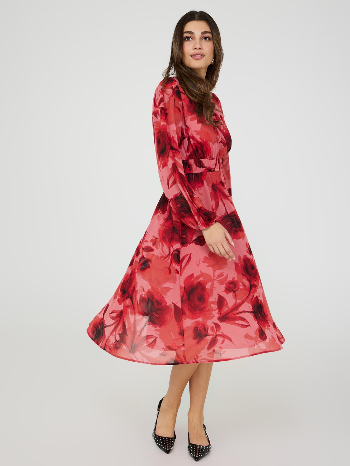 Robe mi-longue croisée en mousseline imprimée