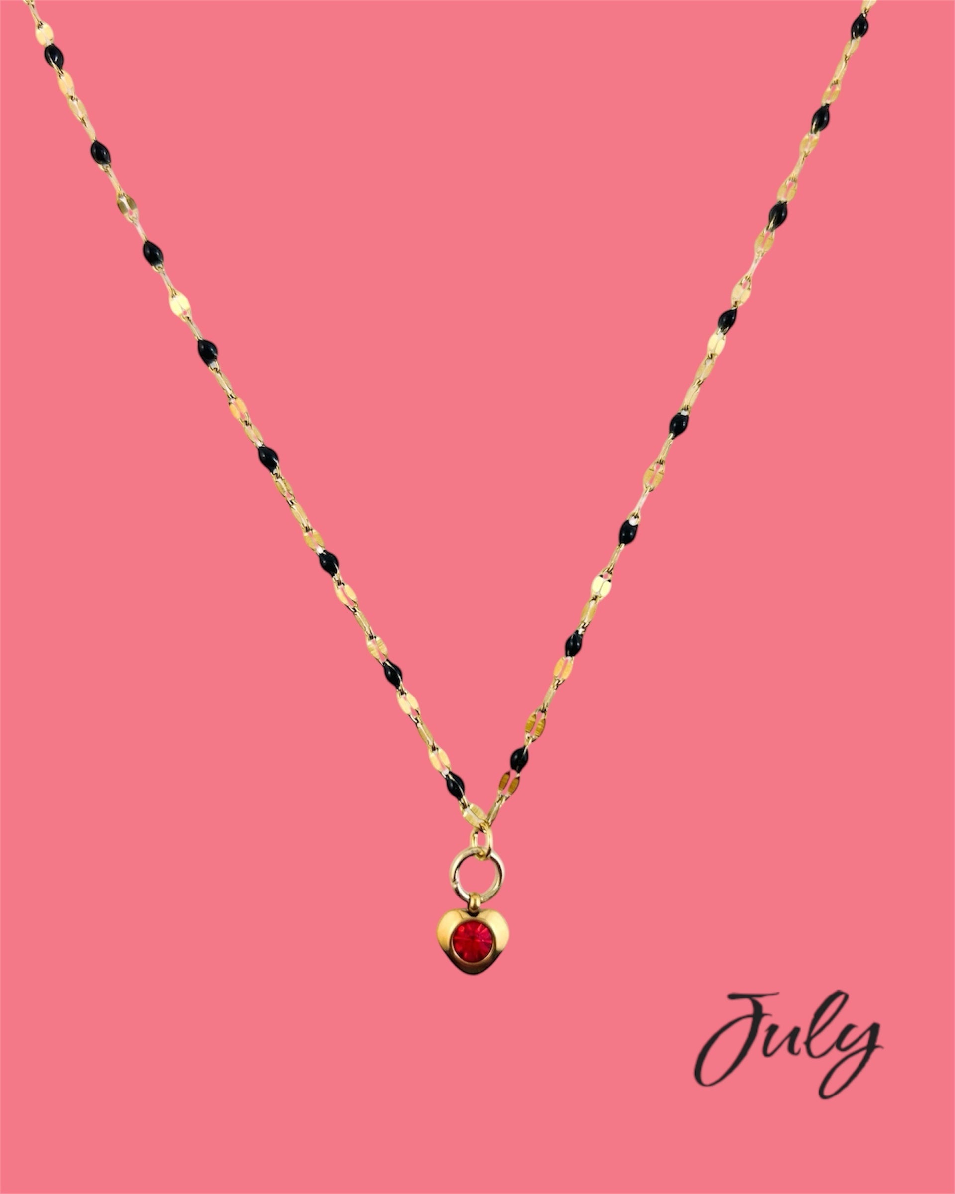 Colliers en pierre de cœur en or - différentes couleurs de pierres de naissance