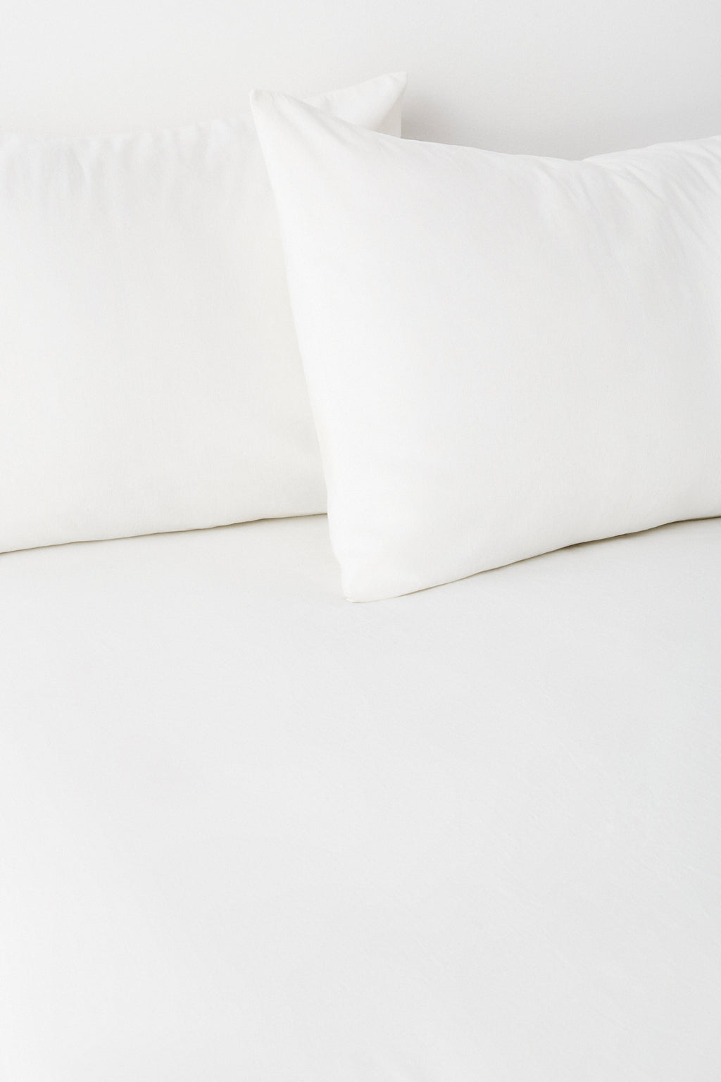 Linen Fitted Sheet and Pillow Set