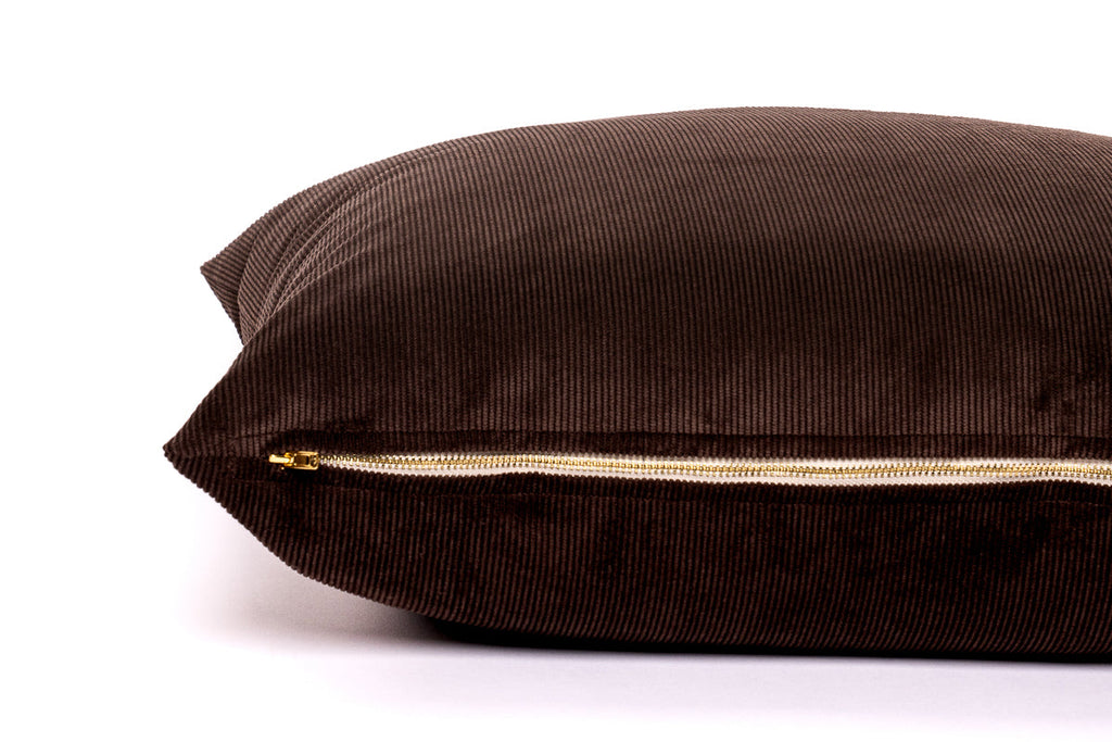 Housse de coussin en cordon chocolat