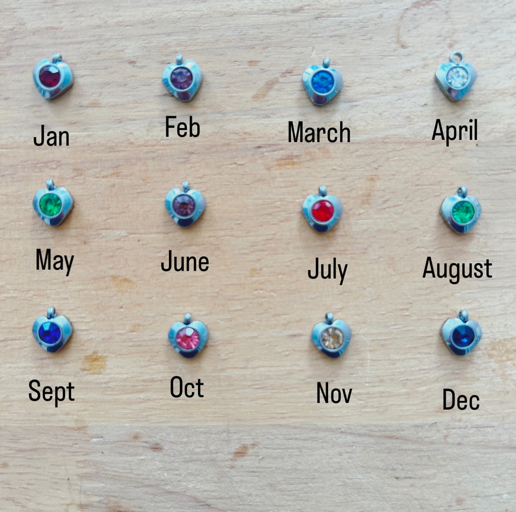 Colliers en argent avec pierres de cœur - différentes couleurs de pierres de naissance