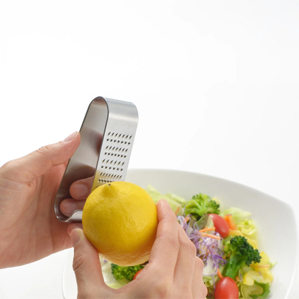 Râpe pratique Eatoco Oros – Râpe à condiments compacte en acier inoxydable japonais