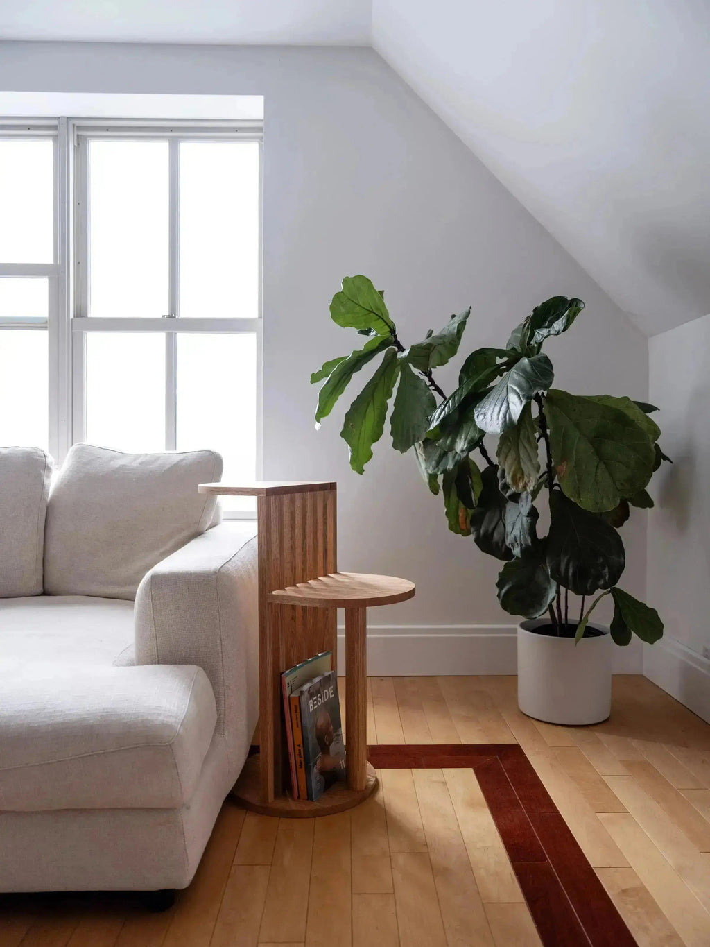 AUBE Side Table