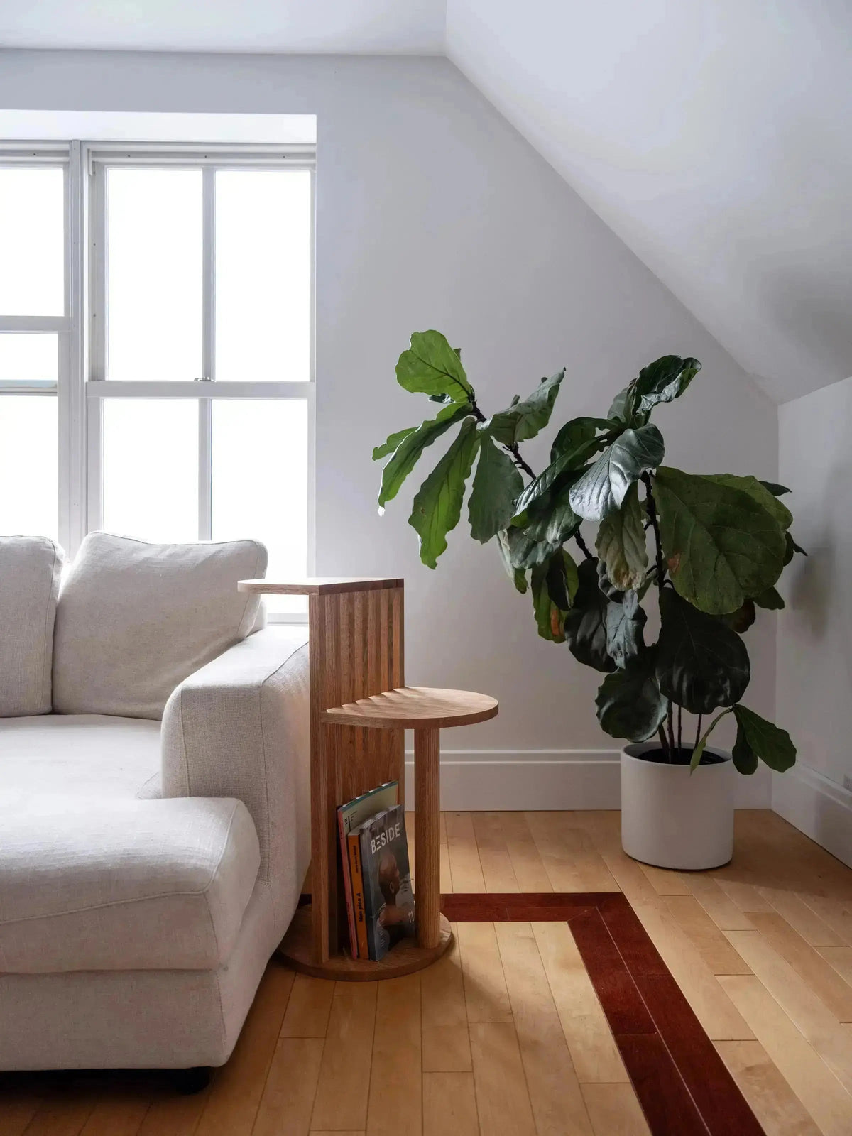 AUBE Side Table