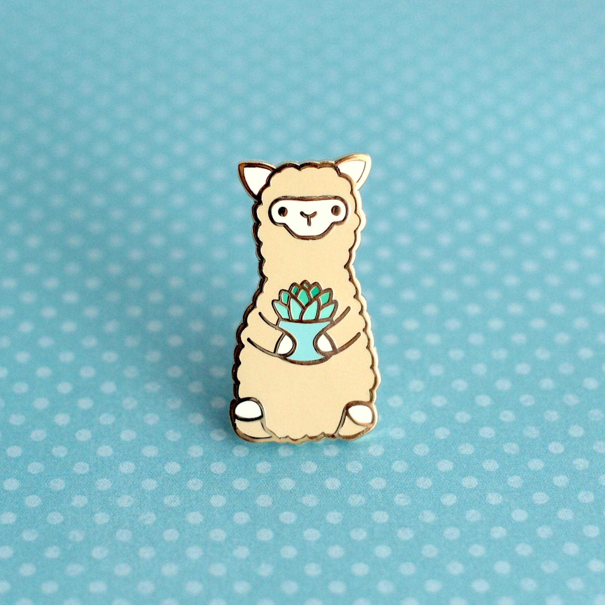 Broche émaillée en forme d'alpaga succulent. Cadeau lama. Broche pour sac à dos.