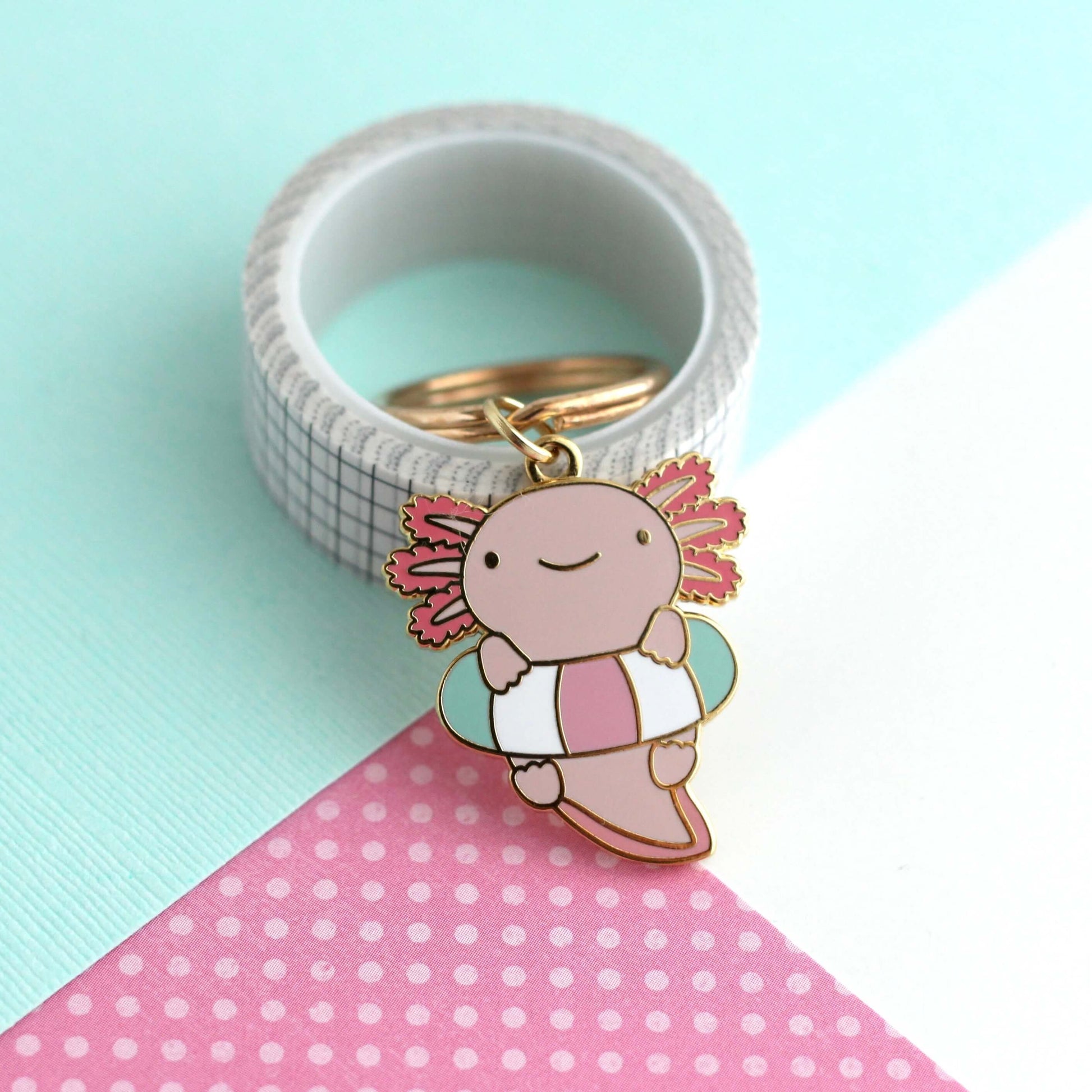 Axolotl dans le porte-clés en émail Floatie