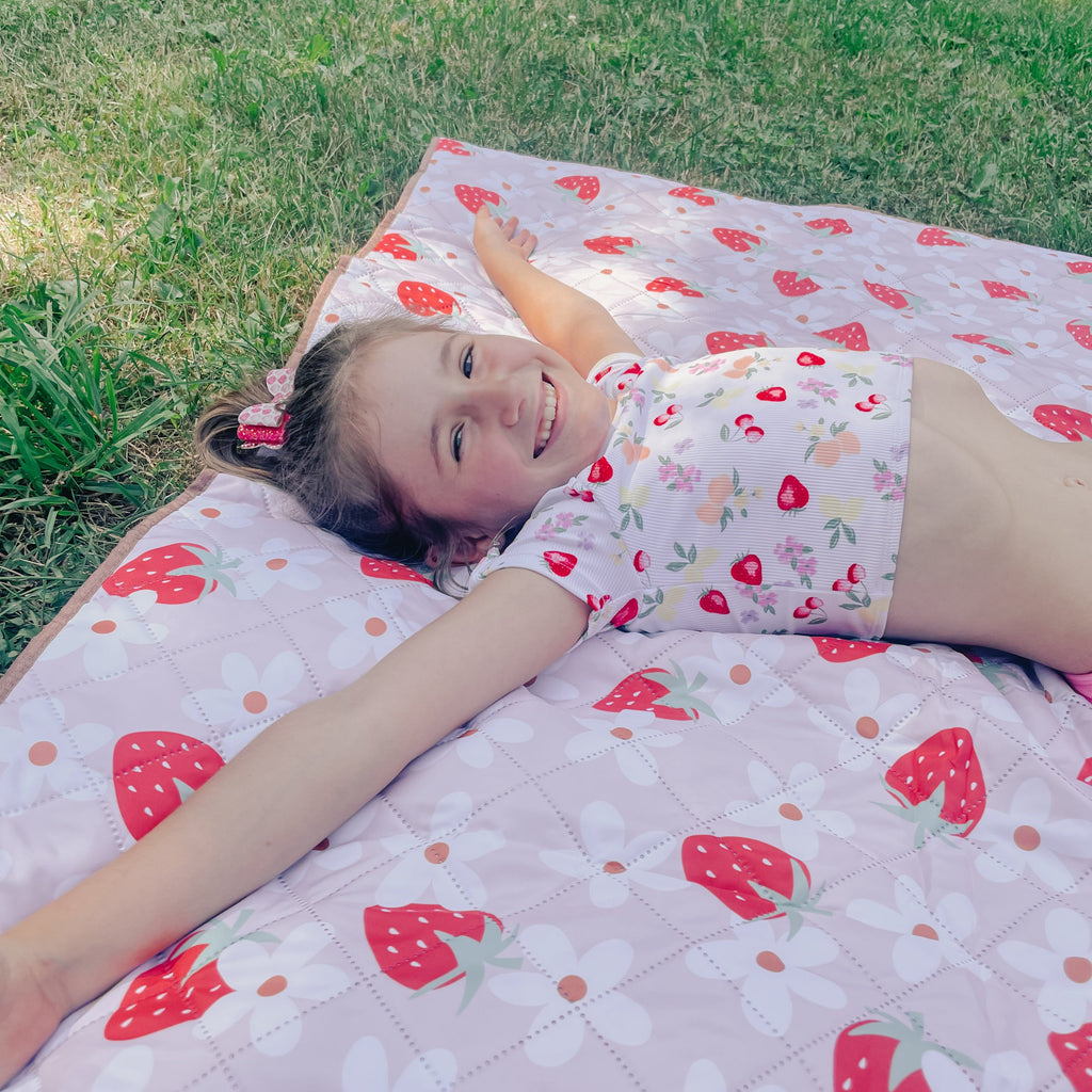 Beach & Games Tablecloth - Strawberries