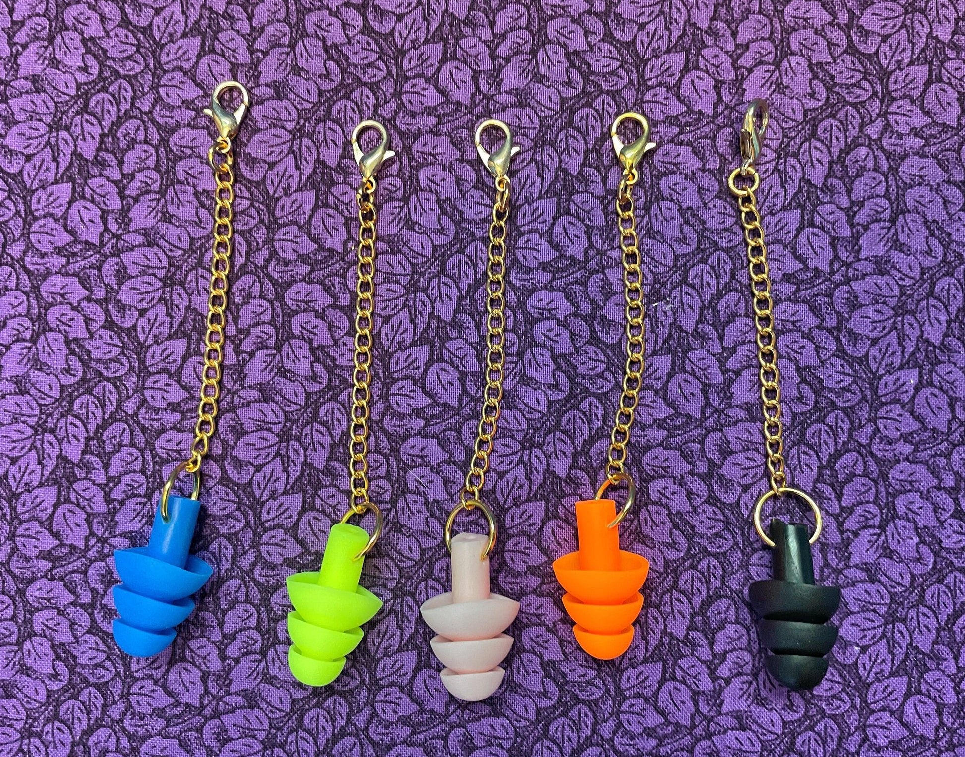 Chaînes pendantes pour bouchons d'oreilles en silicone avec fermoir 
