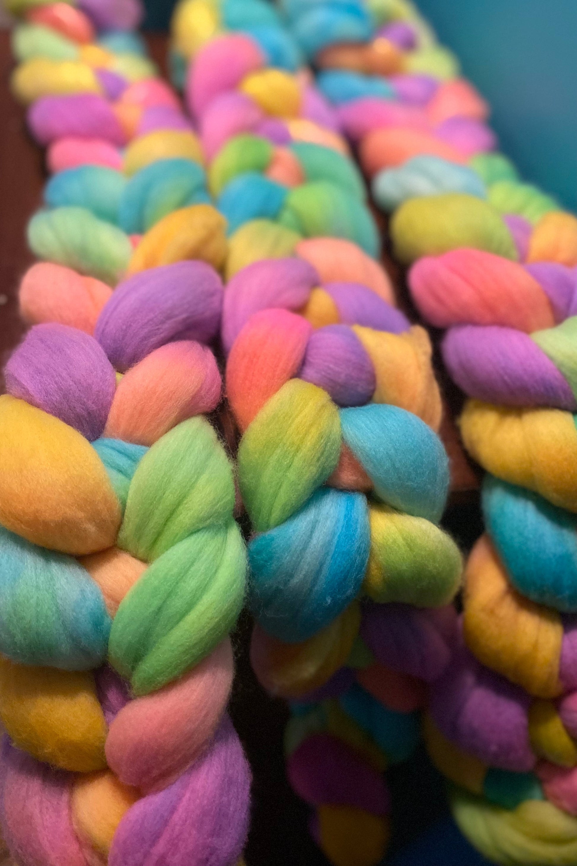 Untreated 19.5 Merino Combed Top - Lisa, frankly... Colour Family
