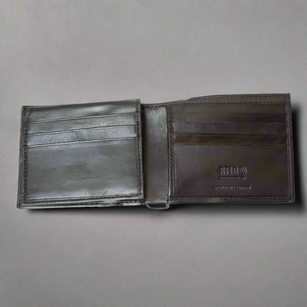 Portefeuille BOL pour homme, en cuir, à trois volets avec protection RFID et rabat.