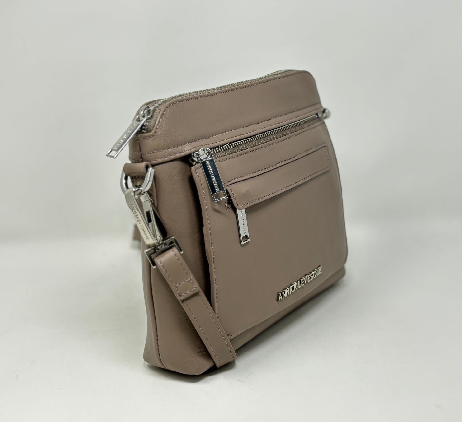 Petit Sac à Bandoulière en Cuir Taupe, Brigitte