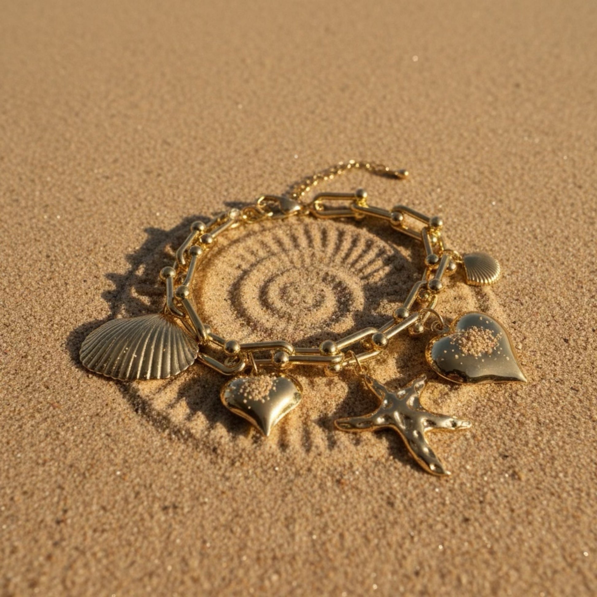 Beach Charm Bracelet in Gold