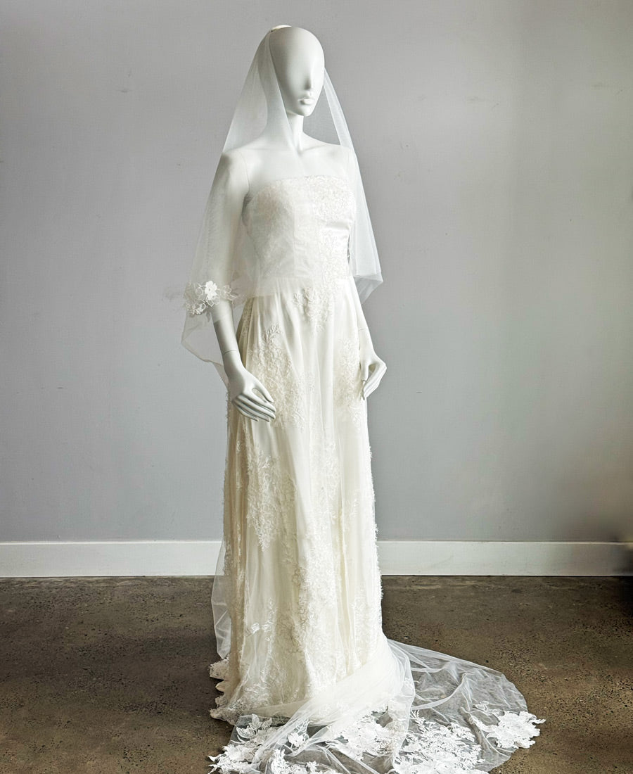 Betty floral lace bridal veil