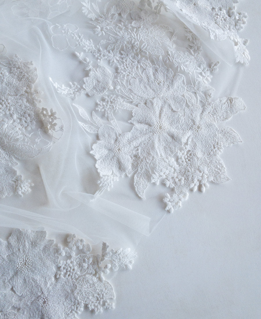 Betty floral lace bridal veil