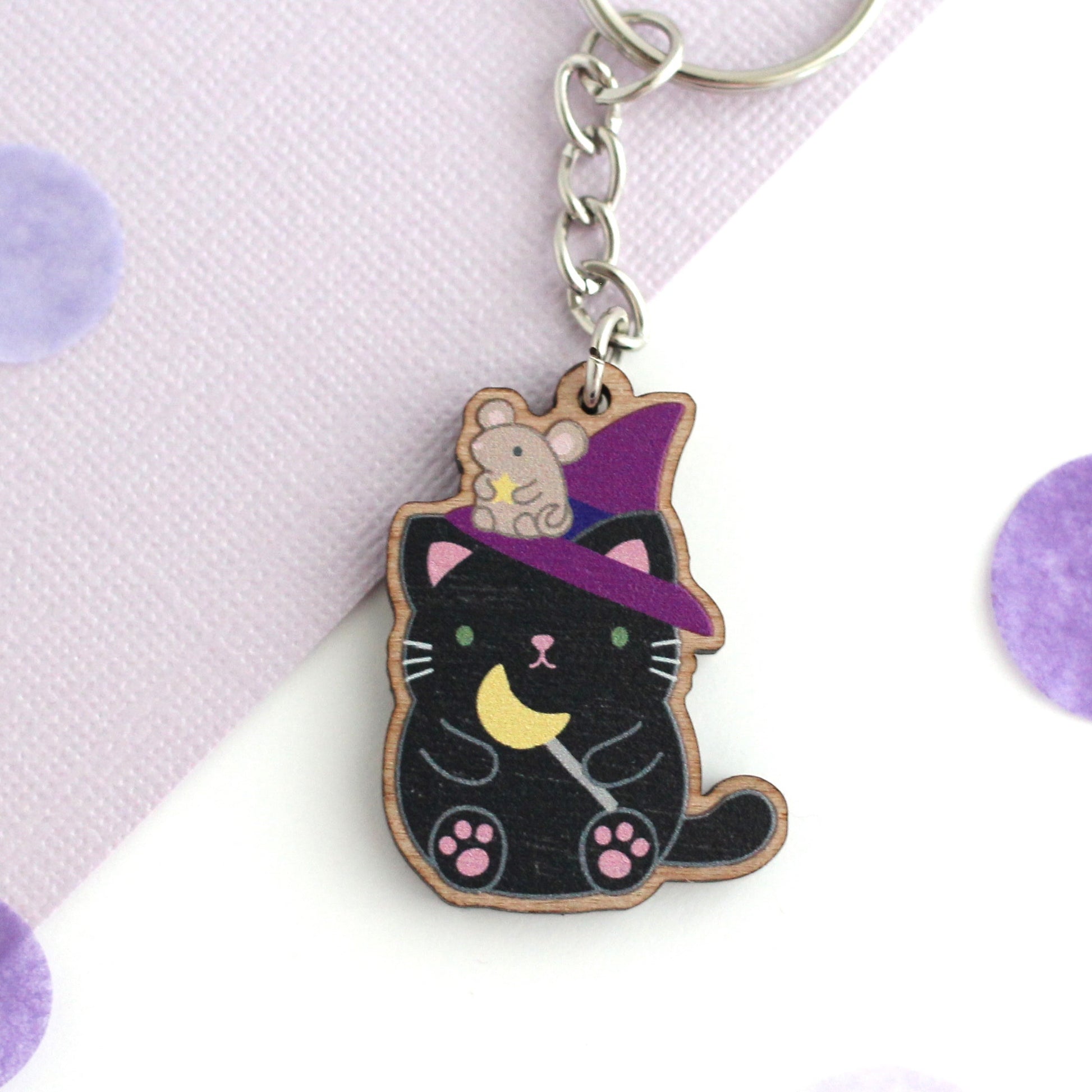 Porte-clés en bois Chat noir. Breloque en bois Chat sorcière d'Halloween