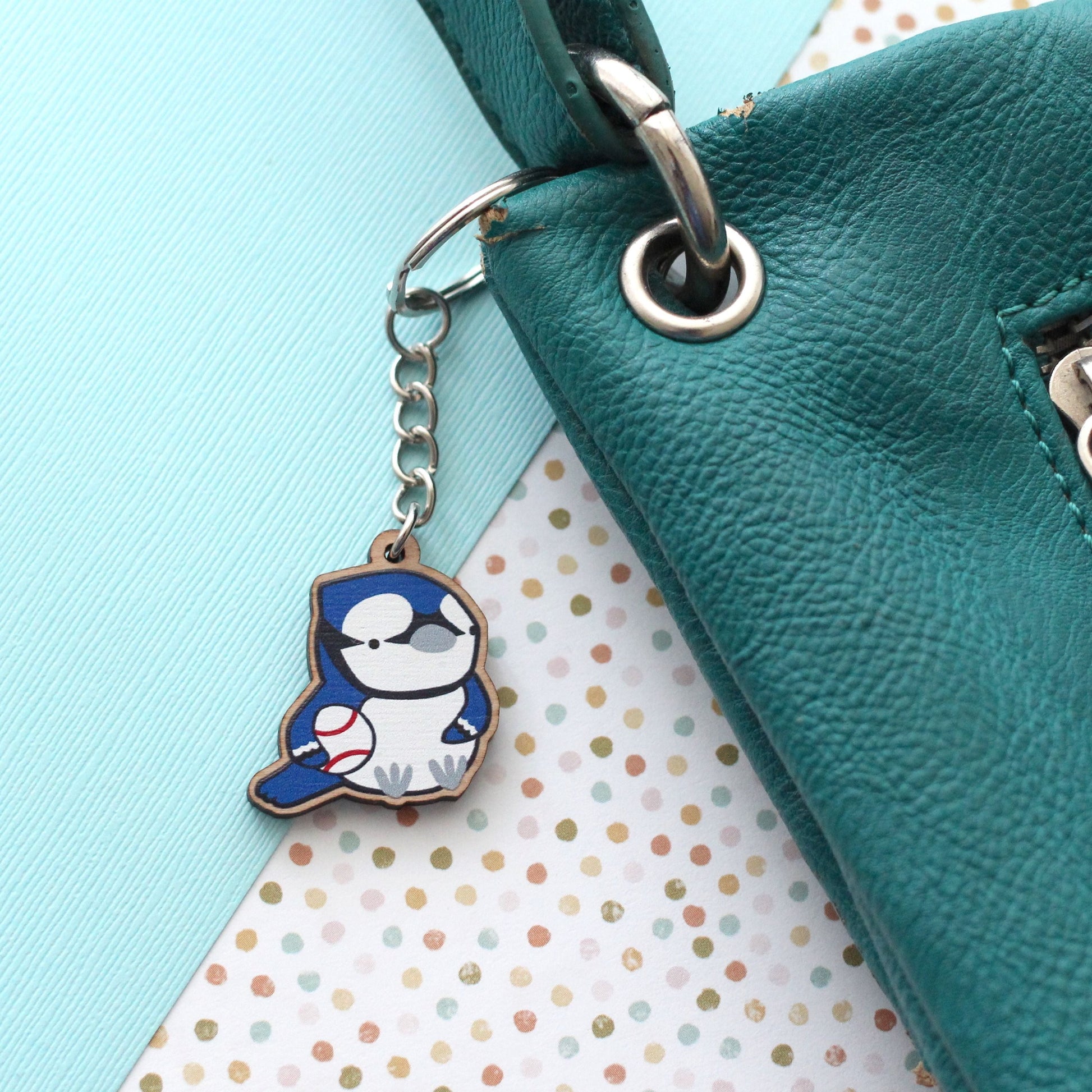 Porte-clés en bois Blue Jay. Breloque de sac à main en bois de l'équipe de baseball de Toronto.