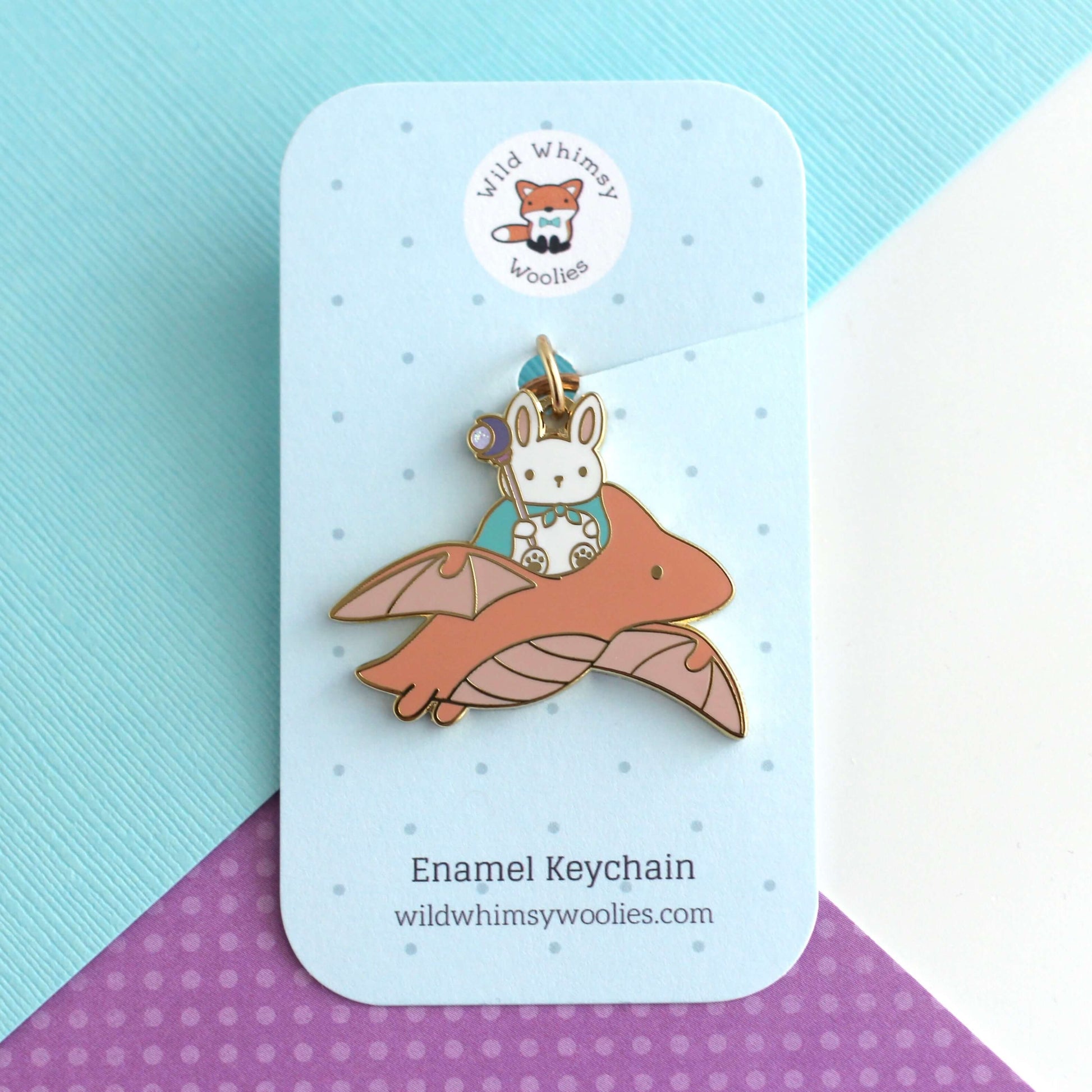 Porte-clés en émail Lapin Mage et Dragon (variante Dragon Corail)