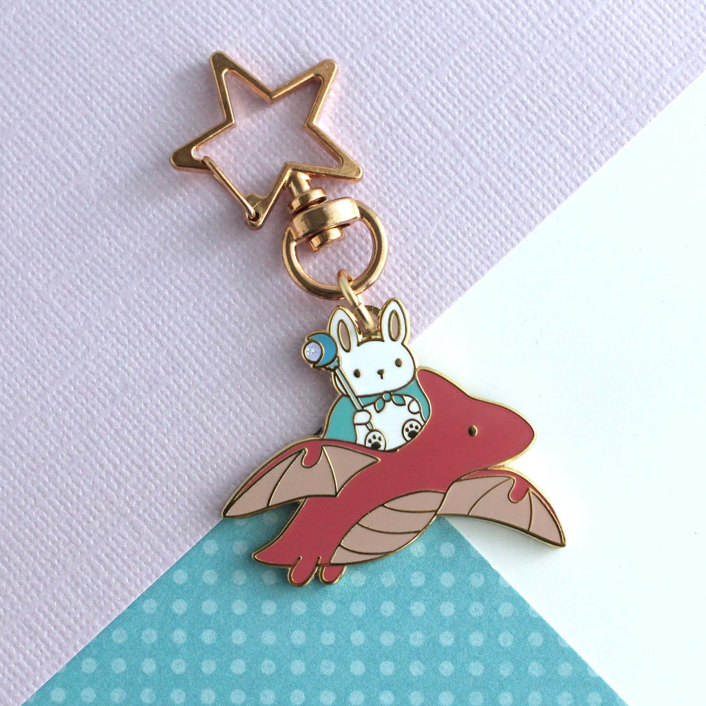 Porte-clés en émail Lapin Mage et Dragon (variante Dragon Rouge)