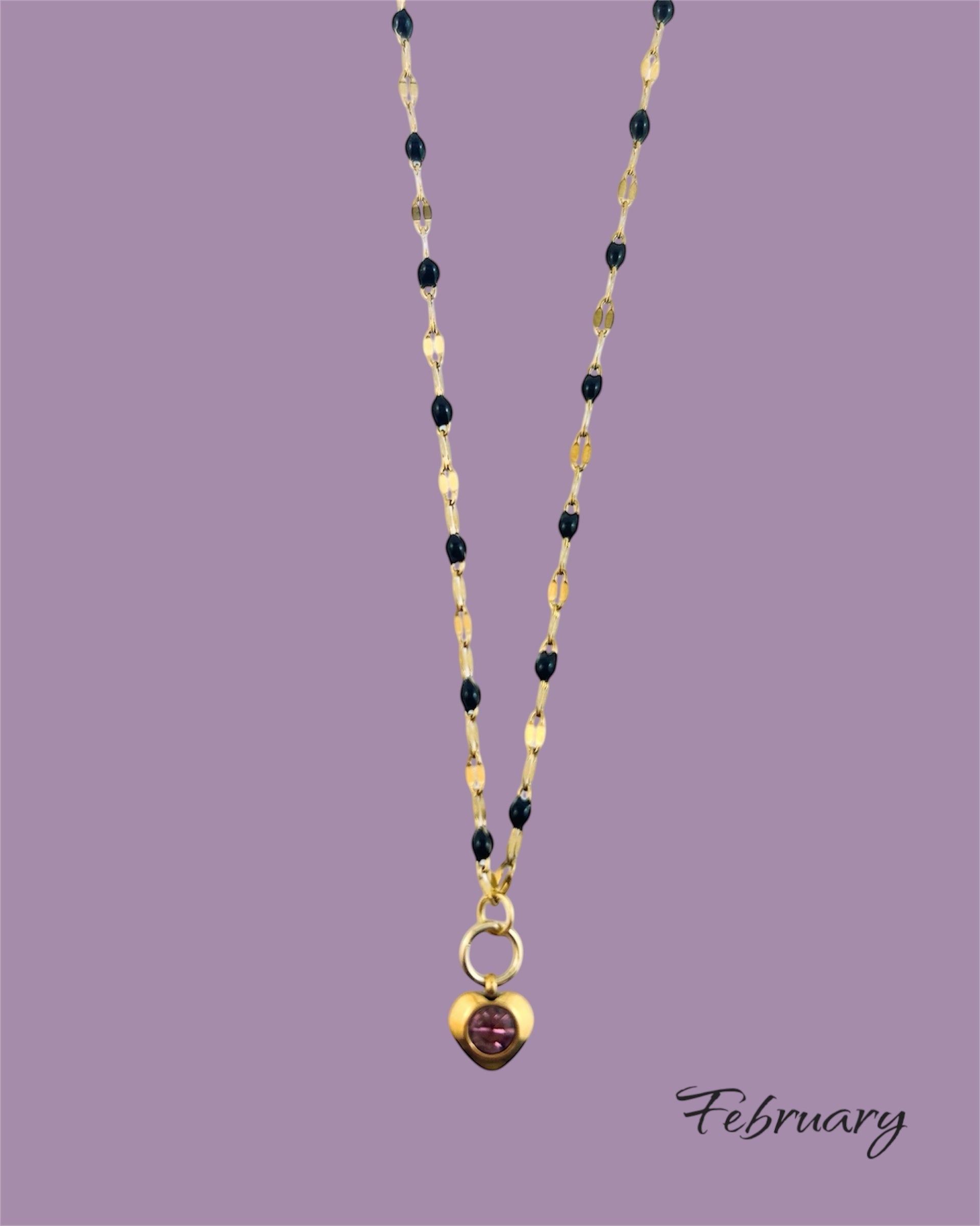 Colliers en pierre de cœur en or - différentes couleurs de pierres de naissance