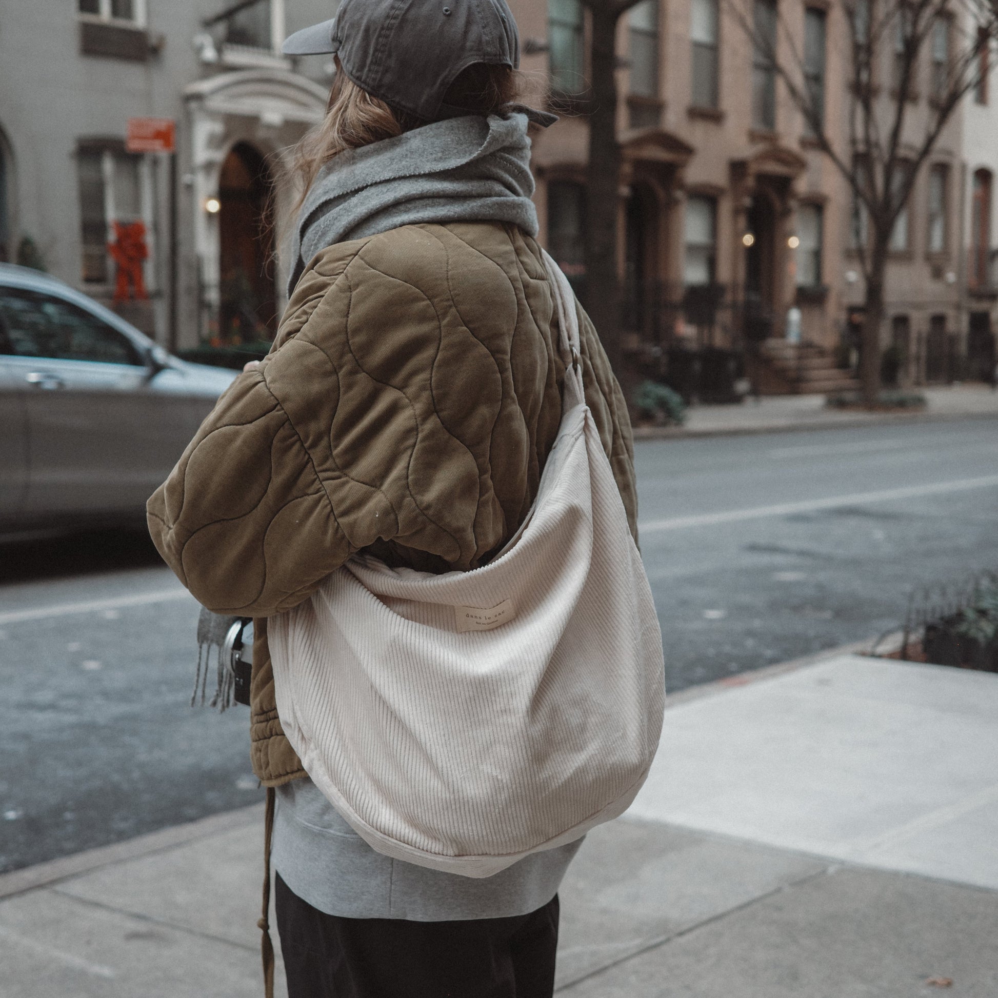 Corduroy Croissant Bag - Adjustable Shoulder Strap & Zipper Closure