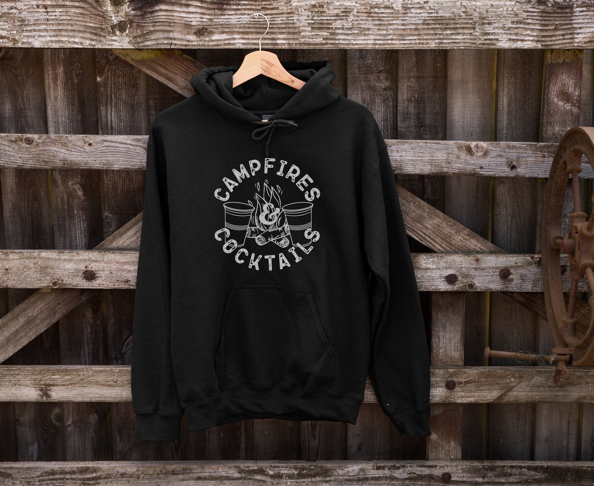 Feux de camp et cocktails