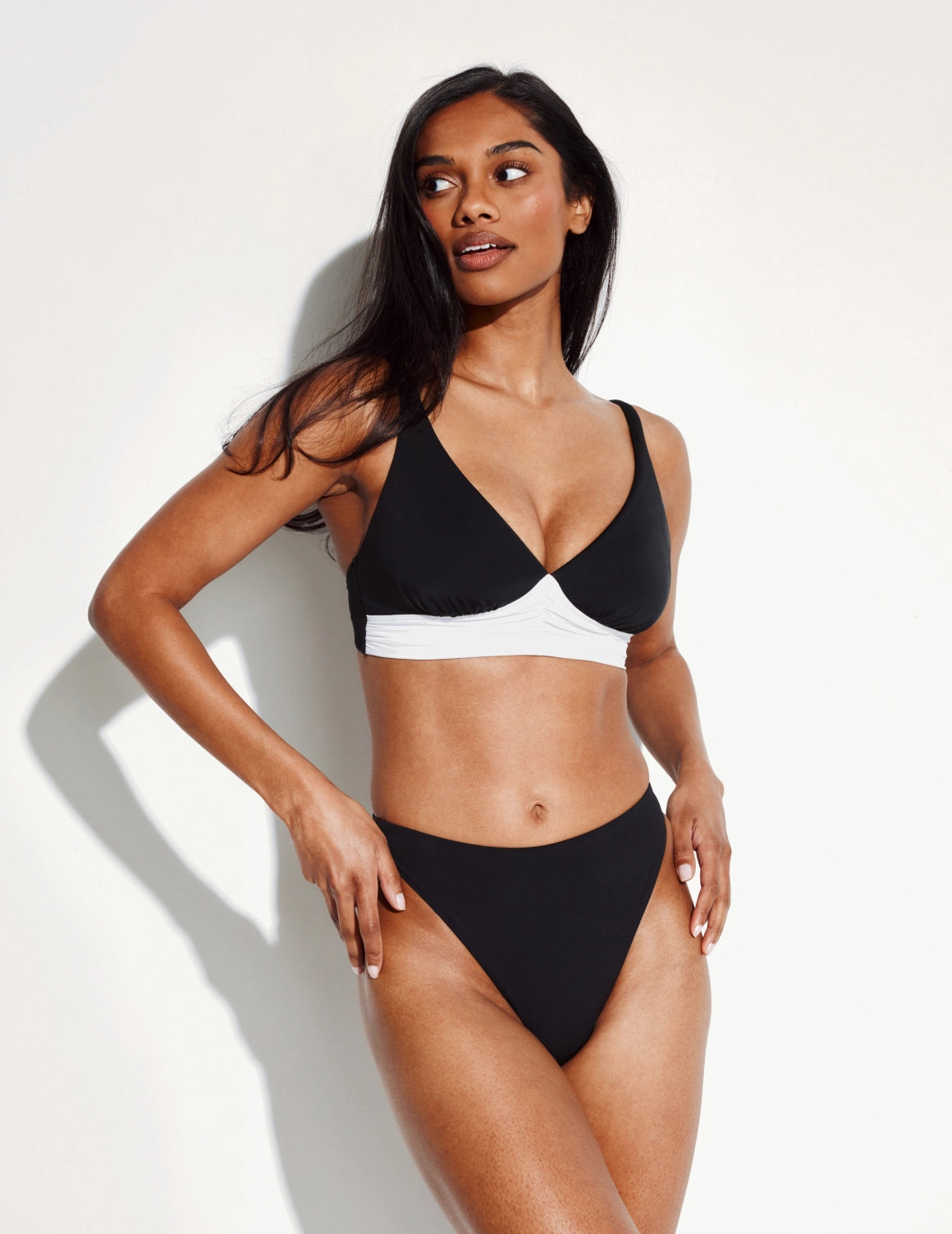 Bas de bikini taille haute sculptant