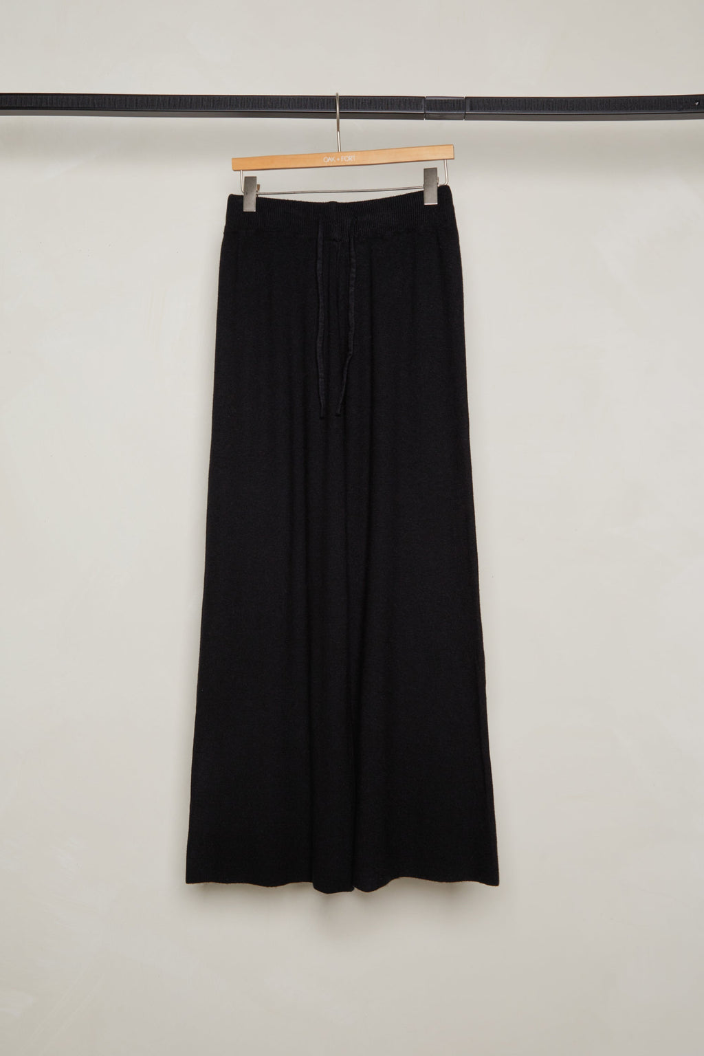 STRAIGHT LEG KNIT PANT