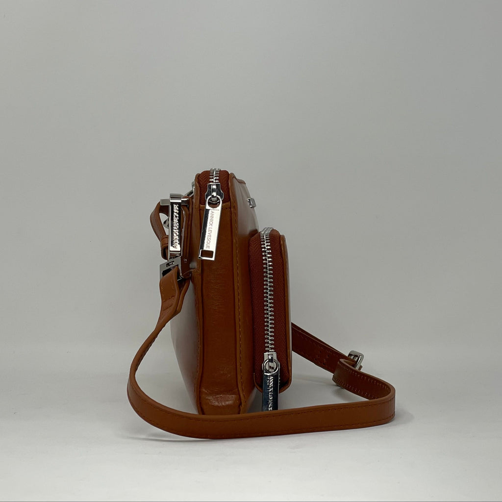 Small Leather Crossbody Wallet in Cognac, Carmen