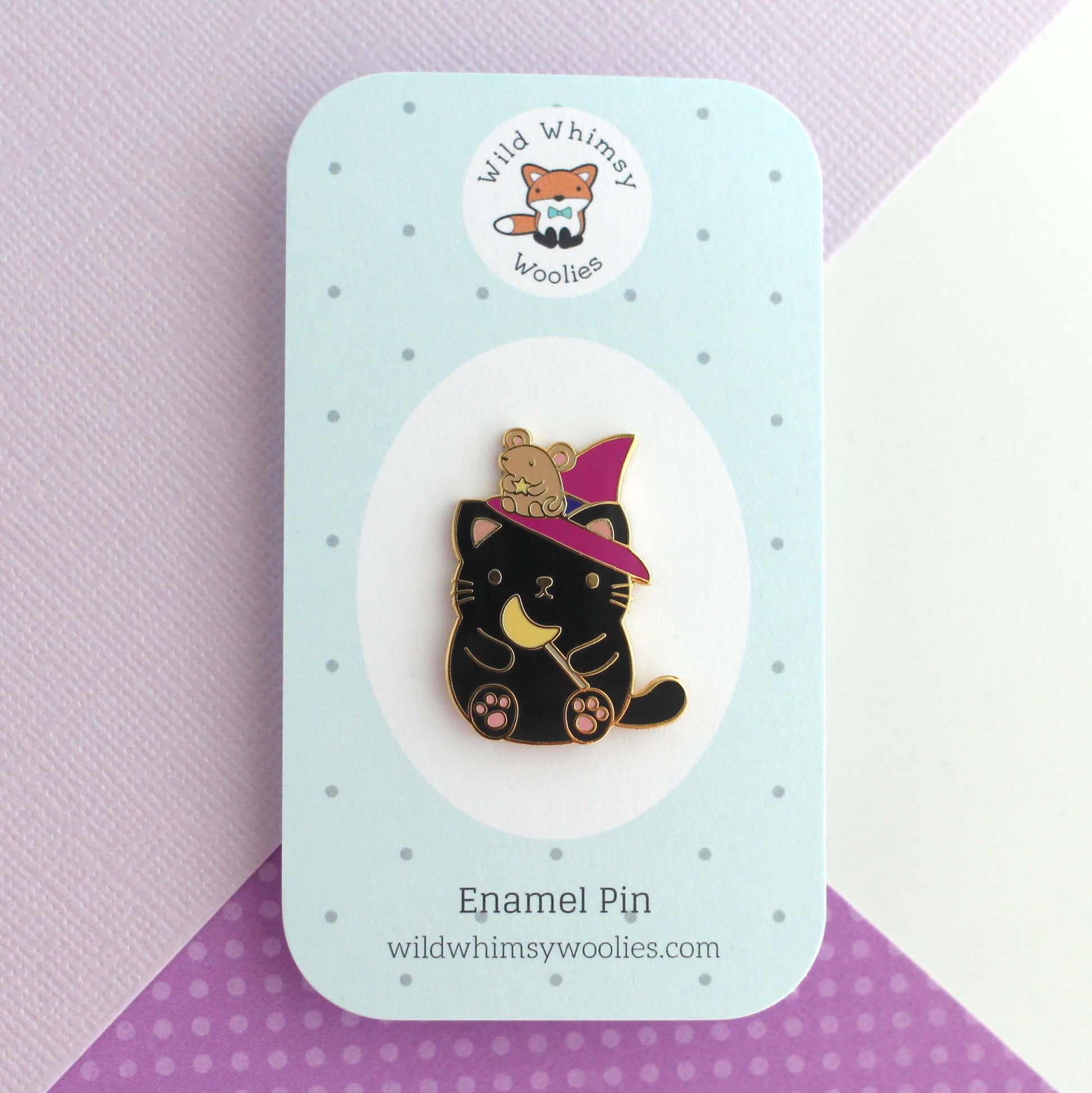 Broche chat noir d'Halloween. Broche émaillée chat sorcière.
