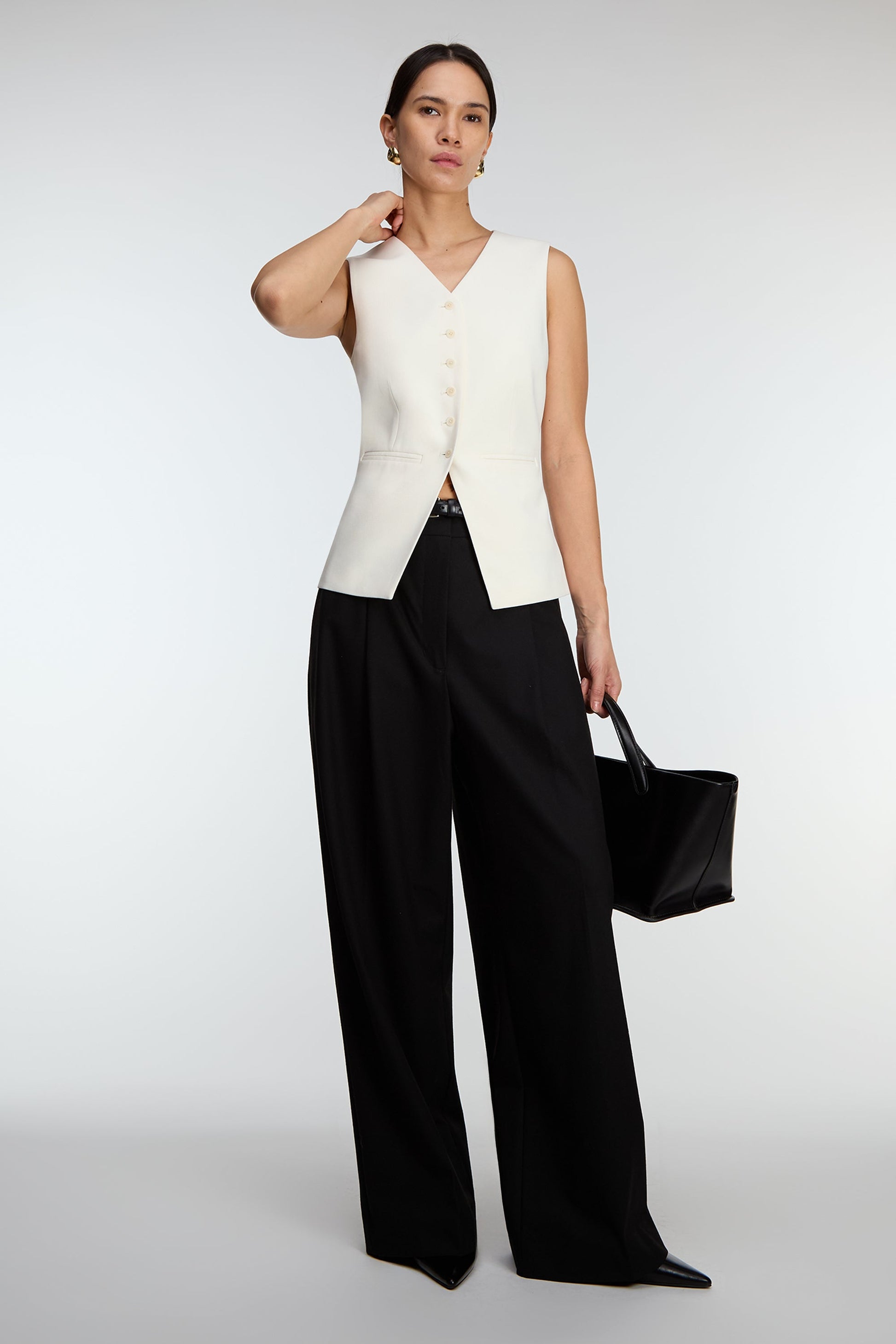GILET DE COSTUME BOUTONNÉ SUR LE DEVANT