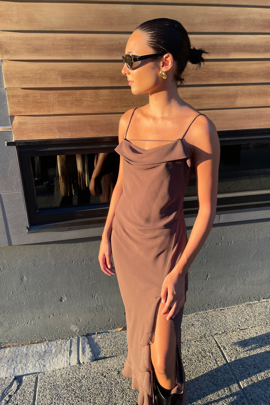 ROBE À BORDURES À VOLANTS