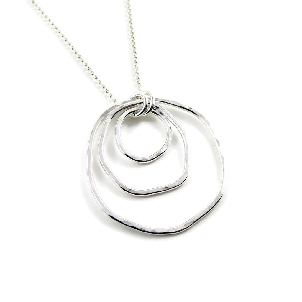 Collier Coast Nesting Trio • Collier en argent sterling à texture martelée de forme libre
