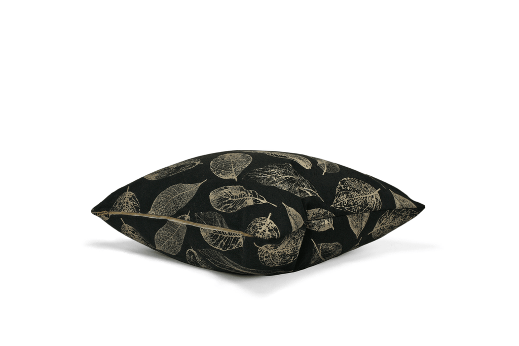 Housse de coussin feuille noire