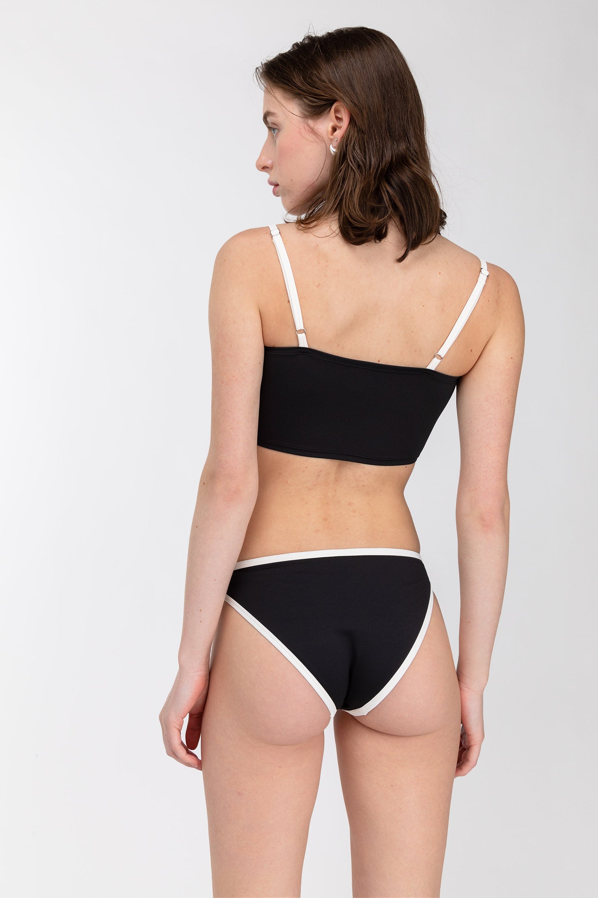 BAS DE BIKINI TAILLE BASSE À DÉTAILS CONTRASTÉS