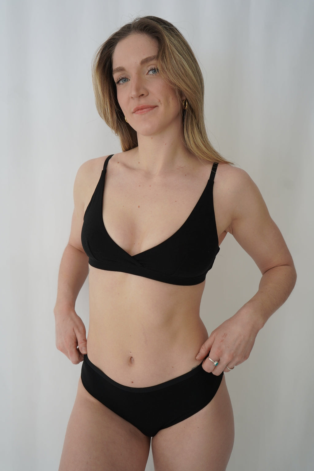 Crossed Bralette with Straps - Black