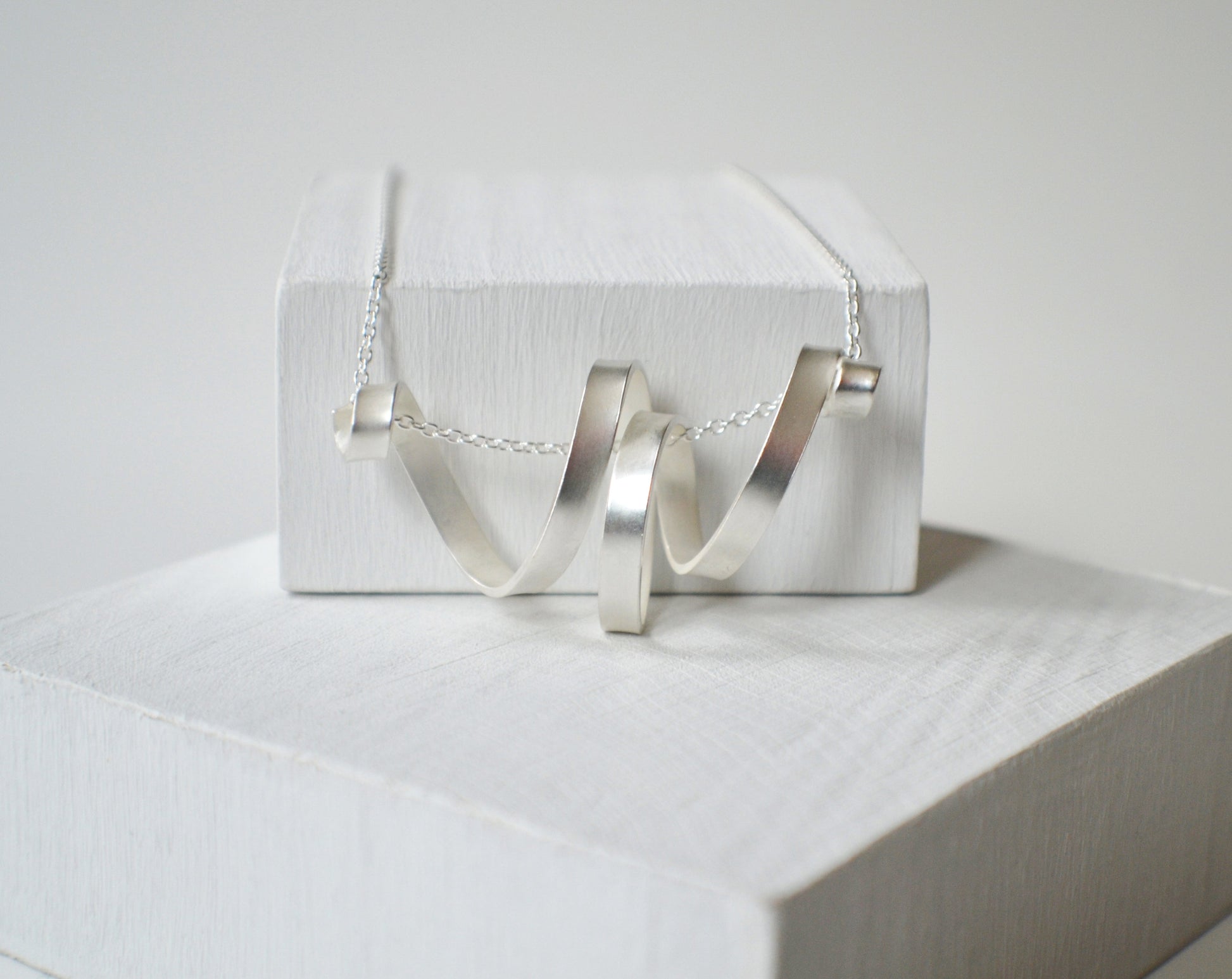 Collection Ruban - Pendentif Tourbillon