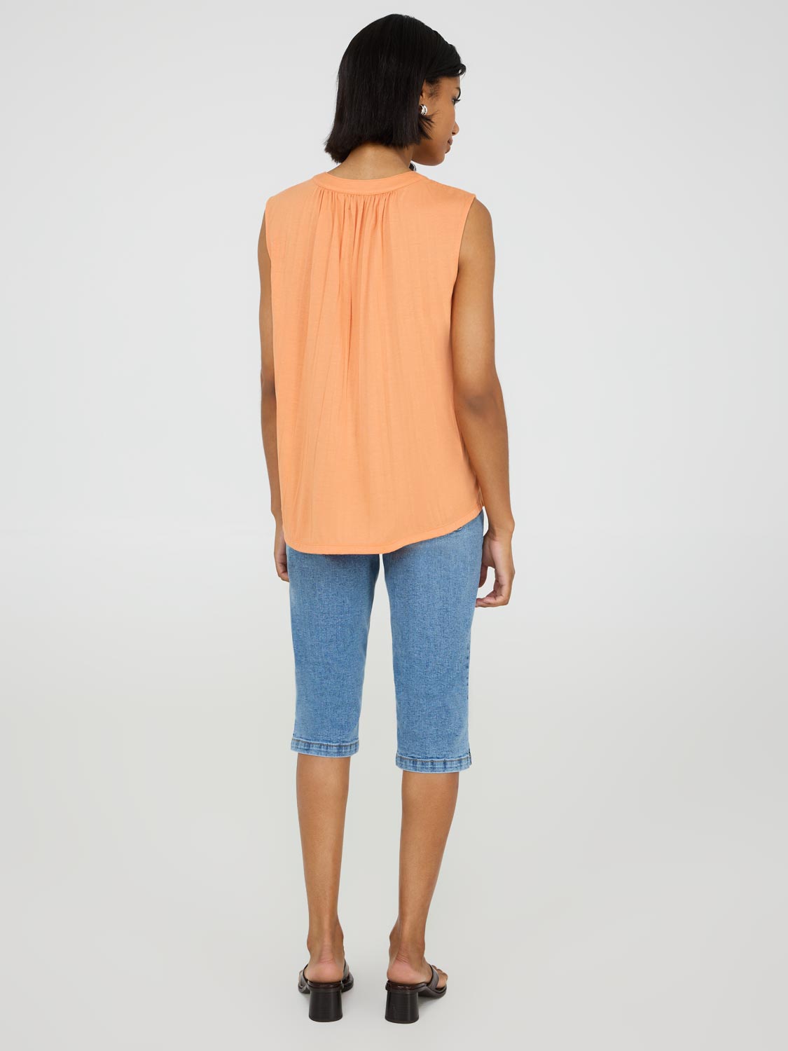 Haut Henley sans manches avec détails en dentelle