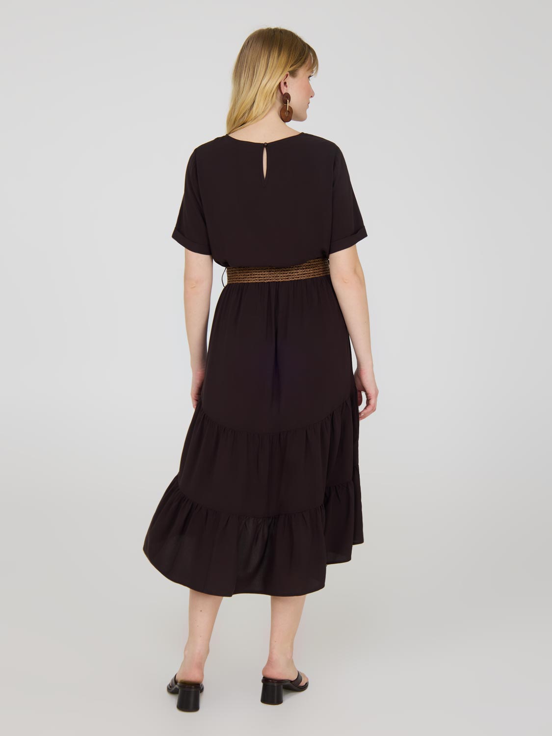 Robe midi à manches courtes et volants