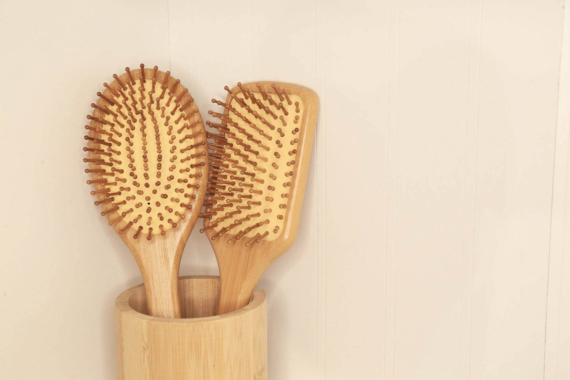 Brosse à cheveux ovale en bambou rembourrée