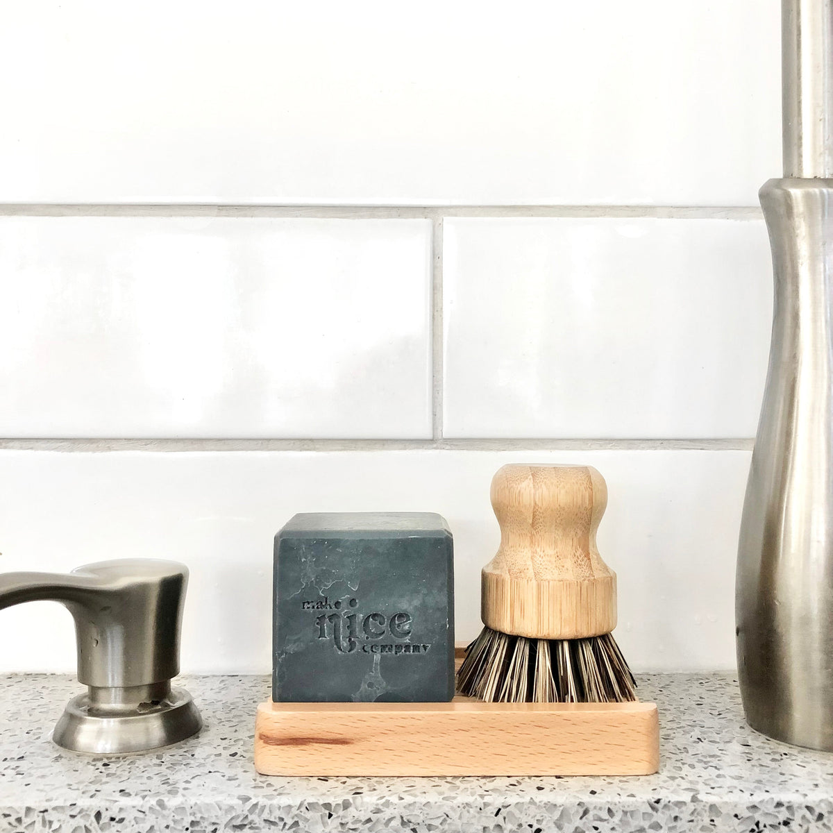 Brosse à récurer à poignée en bambou