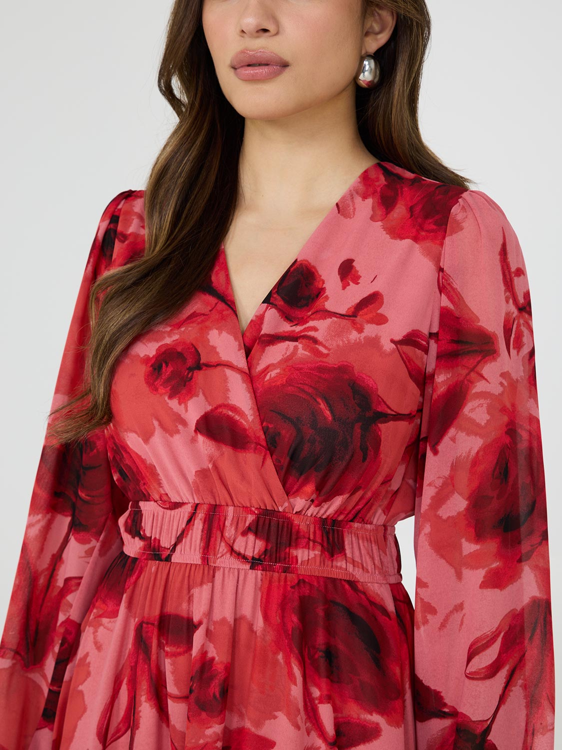 Robe mi-longue croisée en mousseline imprimée