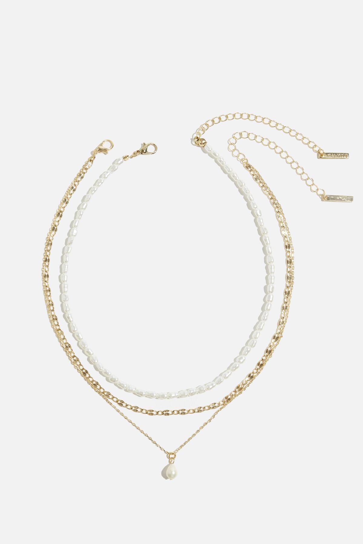Collier superposé de perles et de chaînes