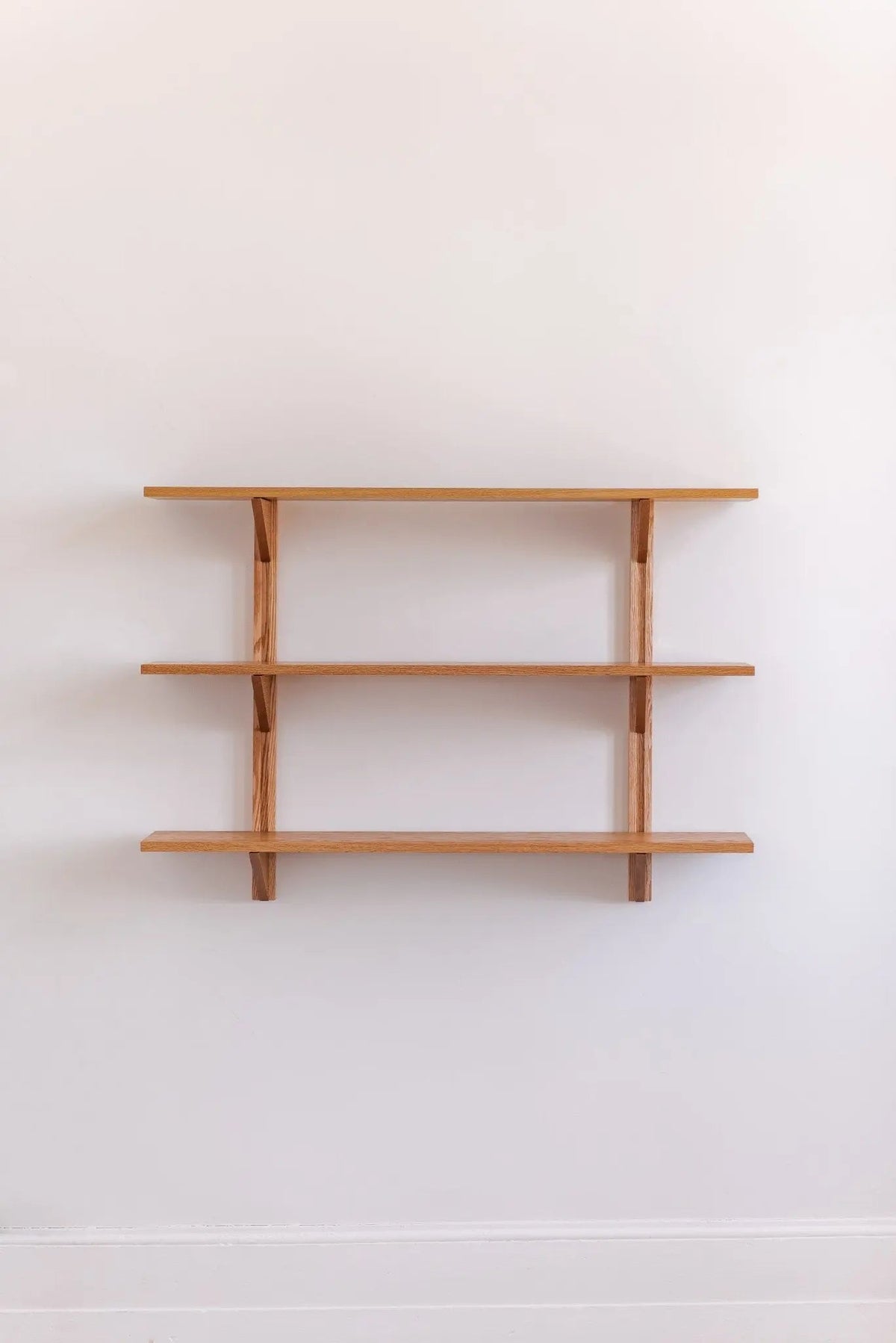 CLARA III Wall Shelf