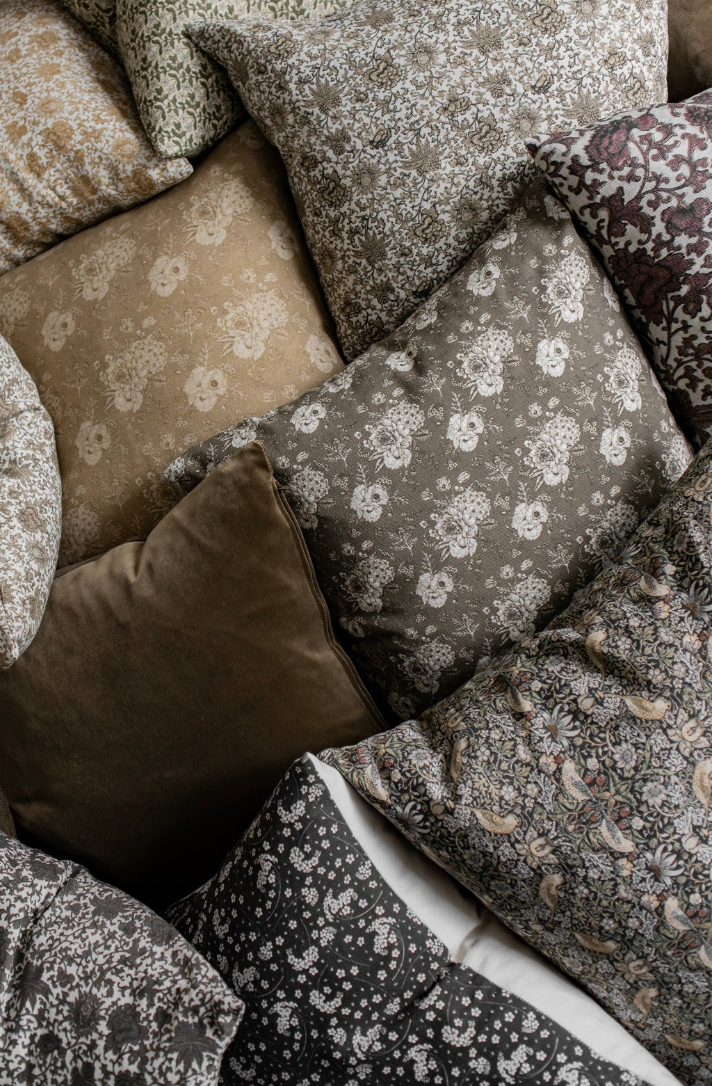 Olive | Housse de coussin en velours 