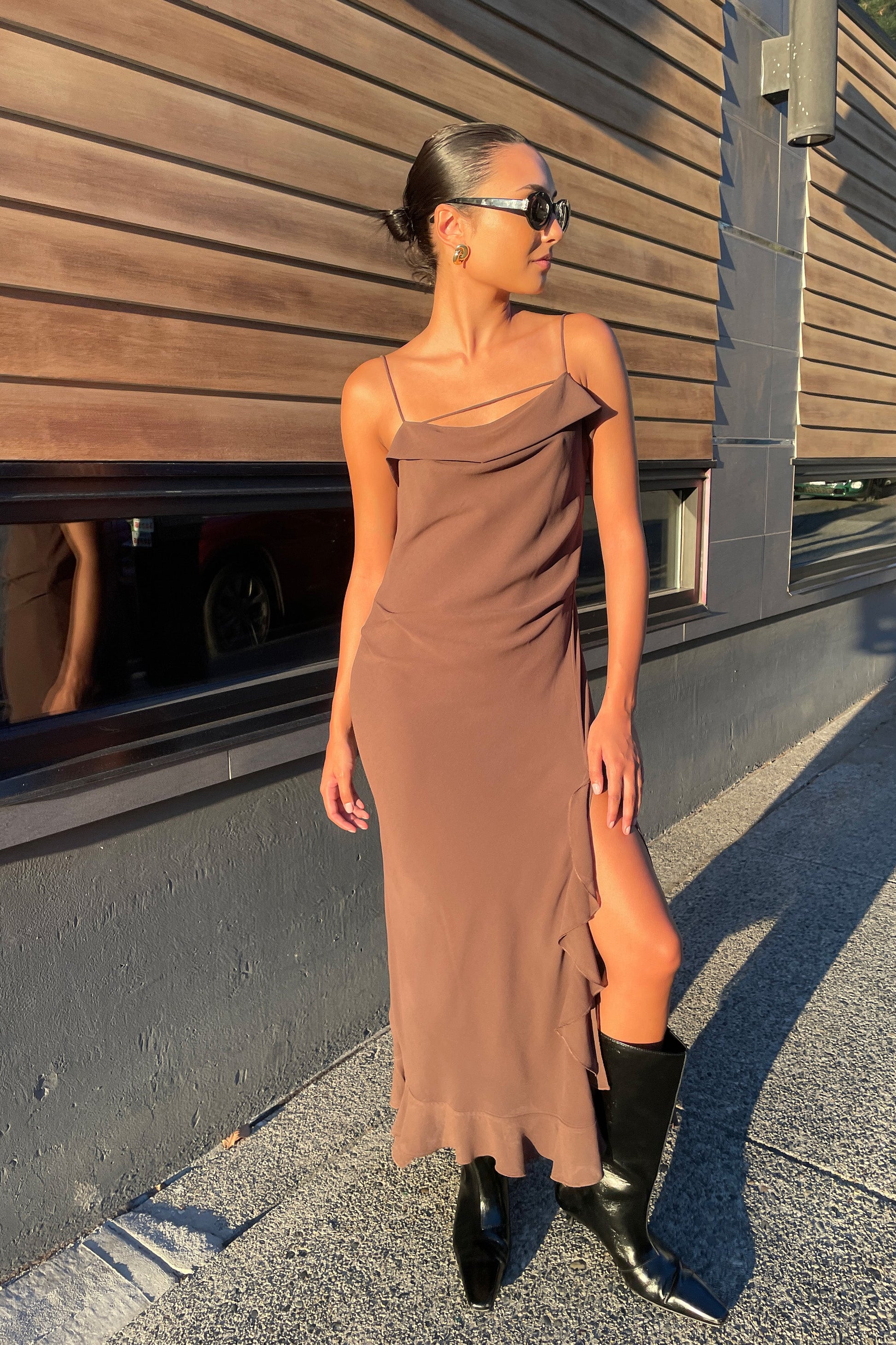 ROBE À BORDURES À VOLANTS