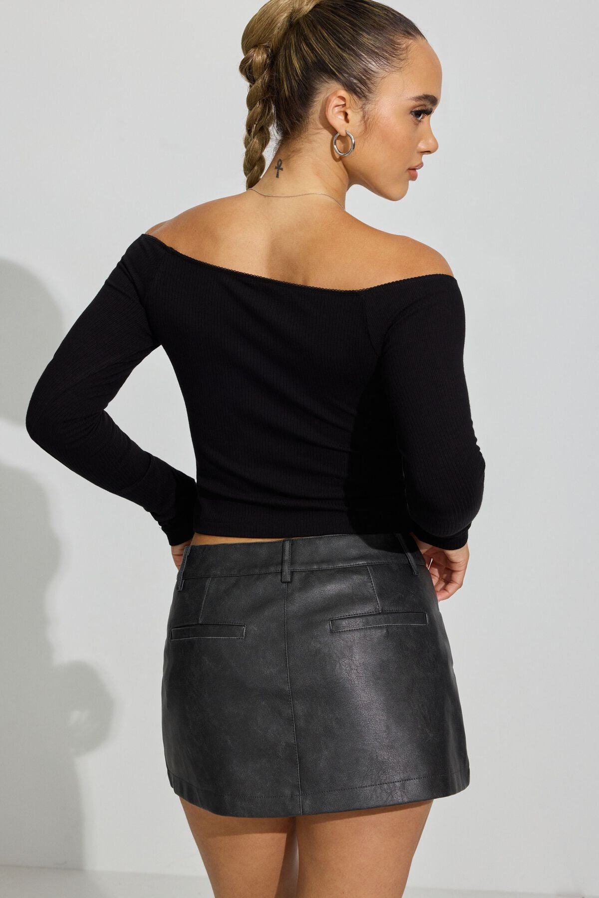 Jupe-short micro en similicuir Brynn