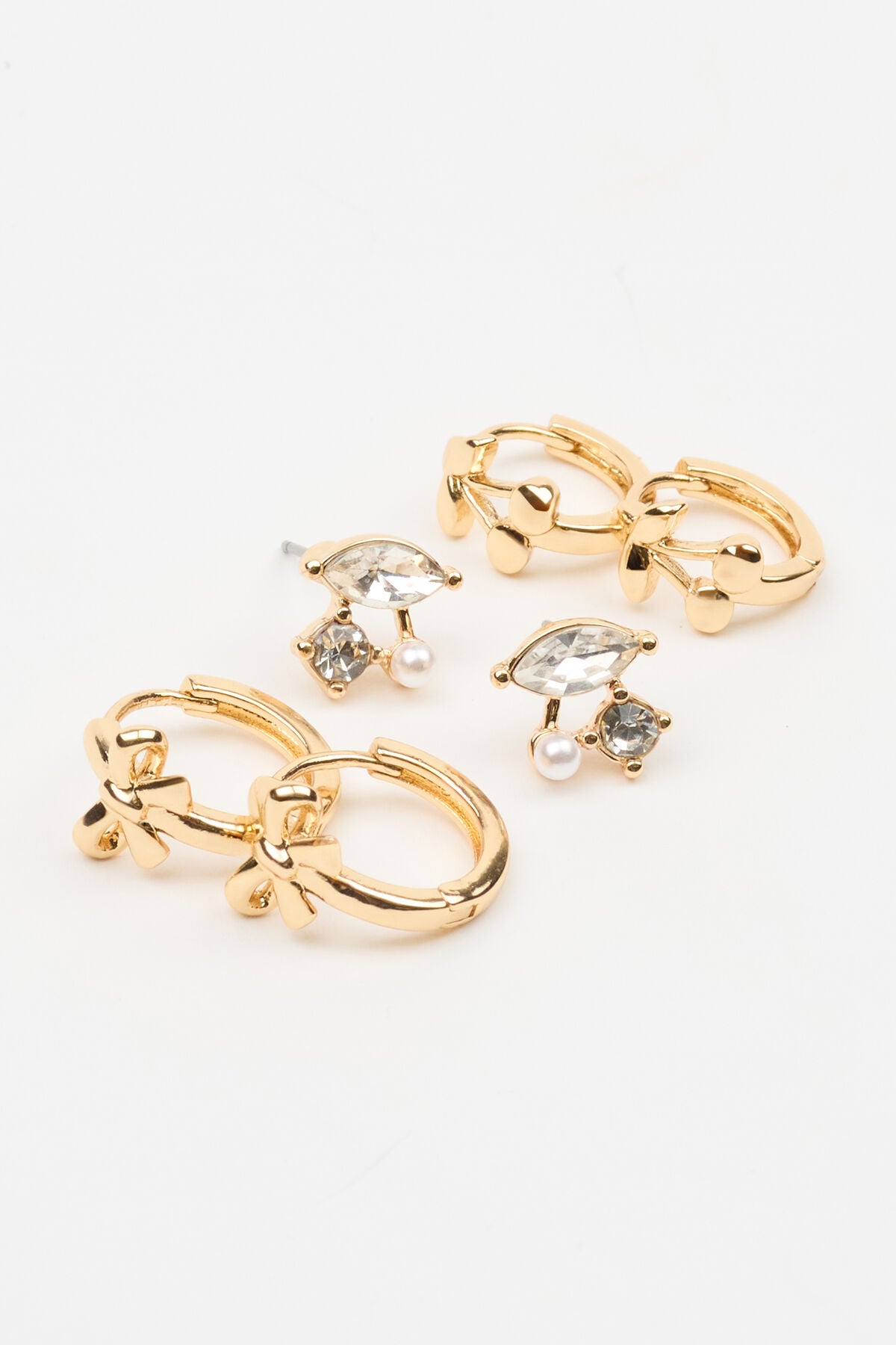 Lot de 3 boucles d'oreilles cerises, nœud et pierres précieuses